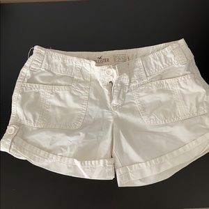 Hollister cream shorts